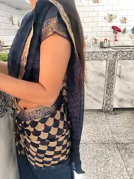 Snapshot of Shalu_G chatting on 01-12-26, 06:18 Shalu G online show from 01-12-26, 06:18