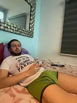 Snapshot of Alexitho25 chatting on 07-08-26, 10:31 Alexitho25 online show from 07-08-26, 10:31