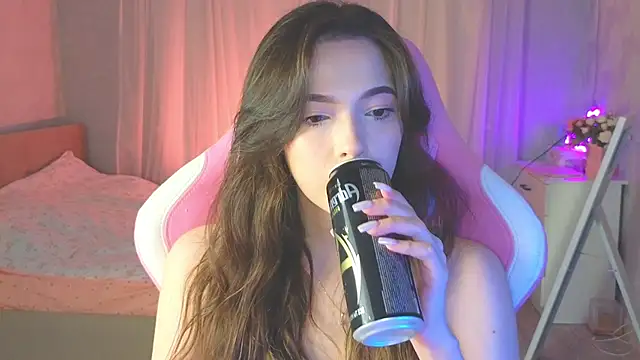 Snapshot of yuna_sunshy chatting on 11-27-25, 12:56 yuna sunshy online show from 11-27-25, 12:56