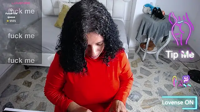 Snapshot of michel_rous_ chatting on 04-21-26, 01:06 michel rous online show from 04-21-26, 01:06