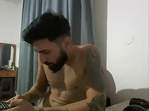 Alexgrc13 online show from 10-04-25, 06:28