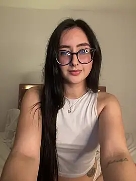 Snapshot of Just_Isaa chatting on 11-27-25, 01:40 Just Isaa online show from 11-27-25, 01:40