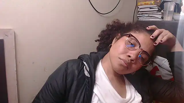 madelene online show from 02-18-25, 01:32