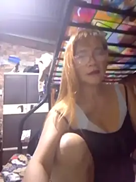 Snapshot of SexyHottMom chatting on 01-19-26, 01:48 SexyHottMom online show from 01-19-26, 01:48