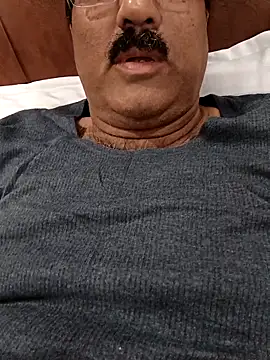 moonflower25 online show from 12-17-25, 05:19