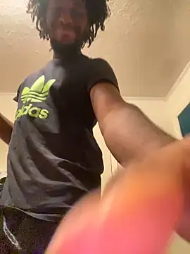 Snapshot of ThickDic28 chatting on 09-14-25, 06:34 ThickDic28 online show from 09-14-25, 06:34