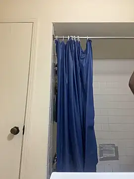 Snapshot of ThickDic28 chatting on 09-30-25, 06:51 ThickDic28 online show from 09-30-25, 06:51