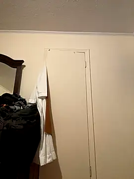 Snapshot of ThickDic28 chatting on 10-18-25, 01:41 ThickDic28 online show from 10-18-25, 01:41