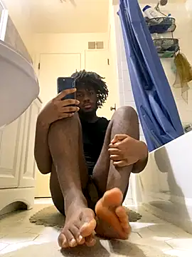 Snapshot of ThickDic28 chatting on 10-28-25, 11:18 ThickDic28 online show from 10-28-25, 11:18