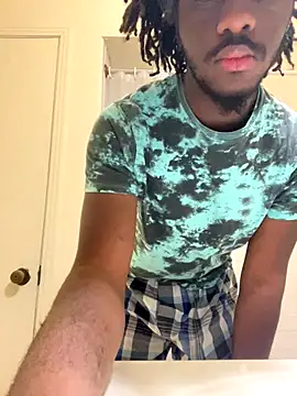 Snapshot of ThickDic28 chatting on 12-17-25, 08:09 ThickDic28 online show from 12-17-25, 08:09