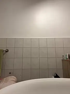 Emilia Mausi online show from 12-13-25, 08:04