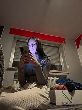 Emilia Mausi online show from 02-17-26, 08:04