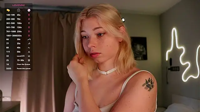 Snapshot of SibleyDurborow chatting on 09-18-25, 04:14 SibleyDurborow online show from 09-18-25, 04:14