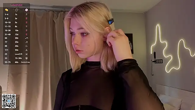 Snapshot of SibleyDurborow chatting on 10-05-25, 04:11 SibleyDurborow online show from 10-05-25, 04:11