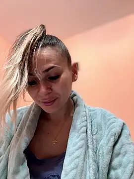 iSelena online show from 01-14-26, 09:48