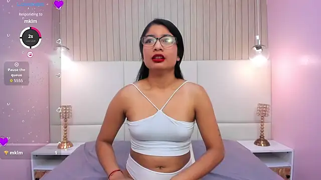 Snapshot of MelanyWayne_ chatting on 05-25-26, 05:41 MelanyWayne online show from 05-25-26, 05:41