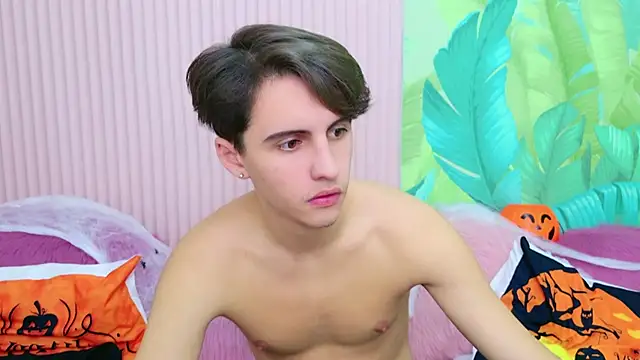 Snapshot of Jefrey_Carter chatting on 10-27-25, 08:35 Jefrey Carter online show from 10-27-25, 08:35