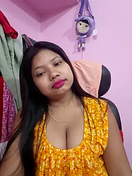 Snapshot of Redchery chatting on 05-18-26, 05:52 Redchery online show from 05-18-26, 05:52