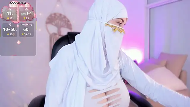 Snapshot of salma_isawwii chatting on 10-11-25, 02:15 salma isawwii online show from 10-11-25, 02:15