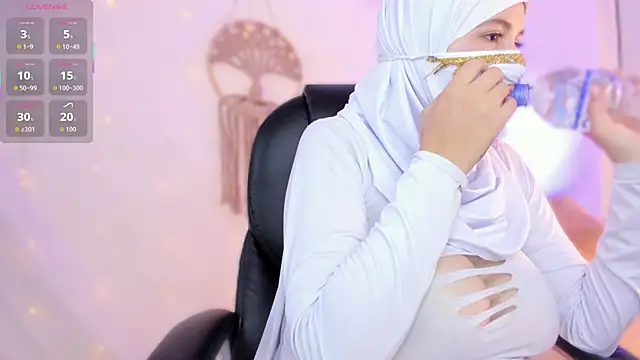 Snapshot of salma_isawwii chatting on 12-17-25, 02:56 salma isawwii online show from 12-17-25, 02:56