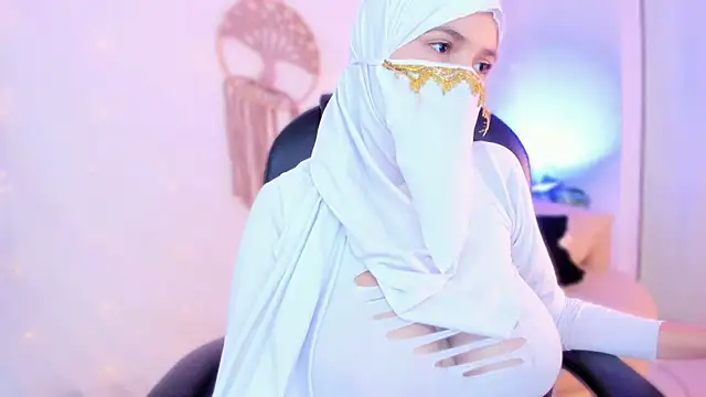 Snapshot of salma_isawwii chatting on 01-05-26, 05:27 salma isawwii online show from 01-05-26, 05:27