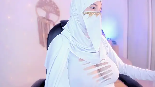 Snapshot of salma_isawwii chatting on 01-08-26, 03:36 salma isawwii online show from 01-08-26, 03:36