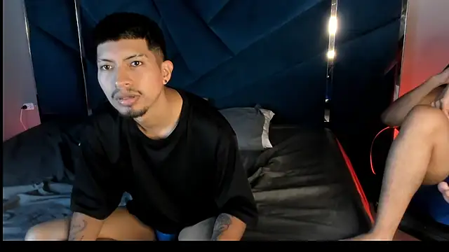 AxelAndJeremy online show from 11-26-25, 03:40