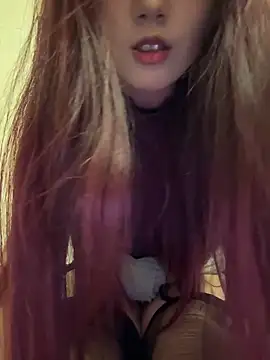 Snapshot of mimi9420 chatting on 10-14-25, 03:46 mimi9420 online show from 10-14-25, 03:46