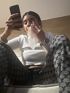 Snapshot of Miagomezx chatting on 02-03-26, 02:53 Miagomezx online show from 02-03-26, 02:53