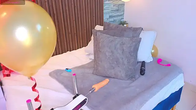 Snapshot of Miagomezx chatting on 02-15-26, 02:58 Miagomezx online show from 02-15-26, 02:58