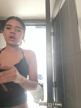 Snapshot of Miagomezx chatting on 02-27-26, 04:29 Miagomezx online show from 02-27-26, 04:29