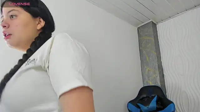 Snapshot of greiccy_20 chatting on 09-19-25, 04:36 greiccy 20 online show from 09-19-25, 04:36