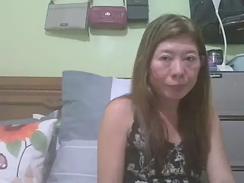 Snapshot of Sexyjenny4u chatting on 10-10-25, 06:34 Sexyjenny4u online show from 10-10-25, 06:34