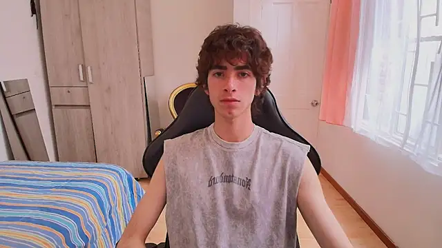 Snapshot of Nude_Boy18 chatting on 09-21-25, 08:21 Nude Boy18 online show from 09-21-25, 08:21