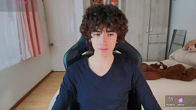 Nude Boy18 online show from 12-21-25, 09:22