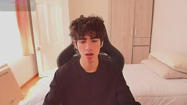 Snapshot of Nude_Boy18 chatting on 06-03-26, 06:24 Nude Boy18 online show from 06-03-26, 06:24