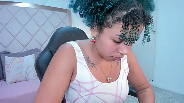 momo ayasse online show from 11-28-25, 09:50