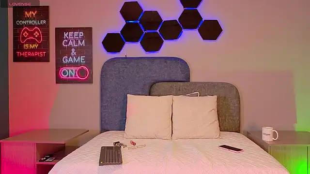 Snapshot of isabellaho1317 chatting on 11-12-25, 12:16 isabellaho1317 online show from 11-12-25, 12:16