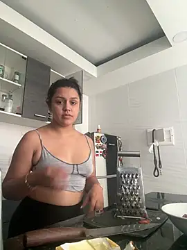 Snapshot of lunita_sweet5 chatting on 06-27-26, 06:57 lunita sweet5 online show from 06-27-26, 06:57
