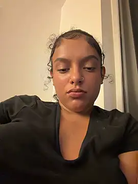 Snapshot of allybluee777 chatting on 06-21-26, 03:42 allybluee777 online show from 06-21-26, 03:42
