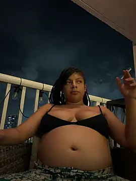 Snapshot of allybluee777 chatting on 07-11-26, 01:52 allybluee777 online show from 07-11-26, 01:52