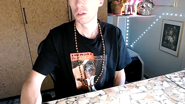 Snapshot of sakiramissy chatting on 10-09-25, 11:41 sakiramissy online show from 10-09-25, 11:41