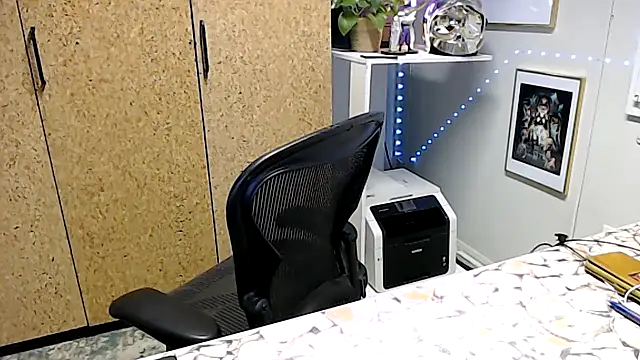 Snapshot of sakiramissy chatting on 10-14-25, 11:55 sakiramissy online show from 10-14-25, 11:55