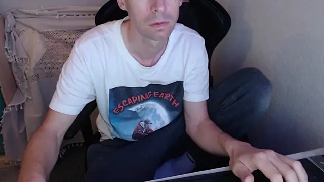 Snapshot of sakiramissy chatting on 10-26-25, 10:25 sakiramissy online show from 10-26-25, 10:25