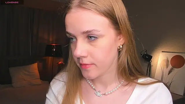 OdellaFrake online show from 09-12-25, 08:09