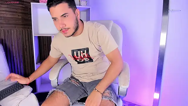 Axel grey  online show from 11-12-25, 12:16