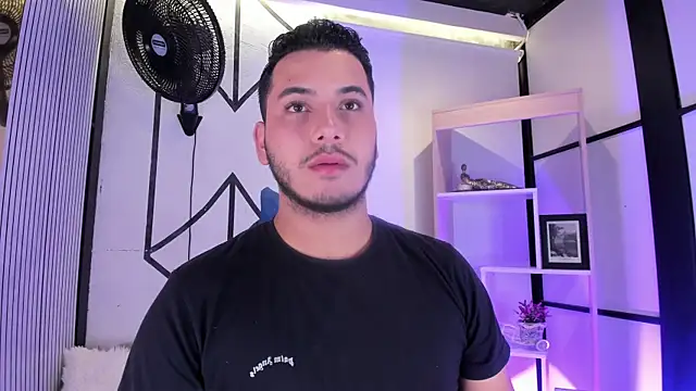 Snapshot of Axel_grey_ chatting on 07-03-26, 05:03 Axel grey online show from 07-03-26, 05:03