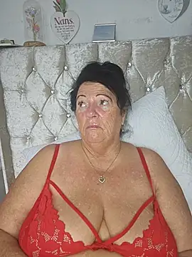 Snapshot of Angeldelightt chatting on 10-15-25, 08:47 Angeldelightt online show from 10-15-25, 08:47