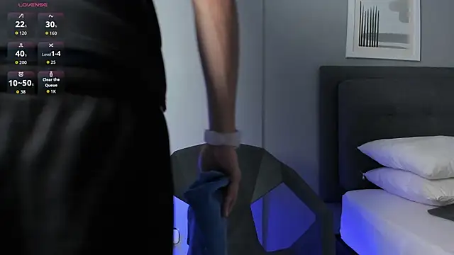 Tylerffoxx online show from 02-25-26, 10:19