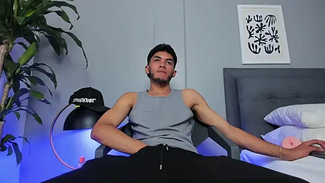 Tylerffoxx online show from 05-30-26, 09:23